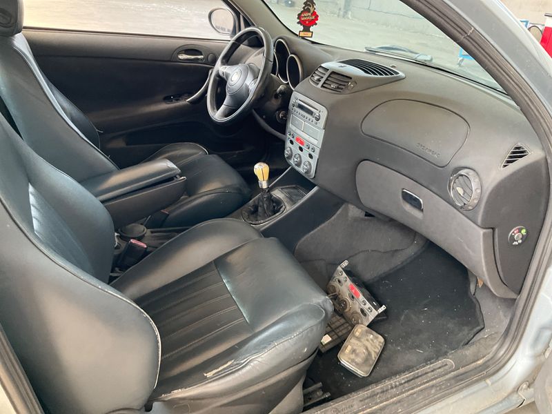 Alfa Romeo Alfa 147 1.6 T.Spark Distinctive — zdjęcie 3