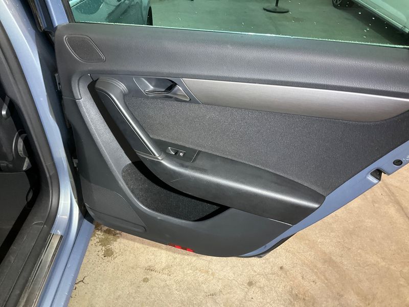 Volkswagen Passat 2.0 TSI Comfortline 2012 – снимка 23