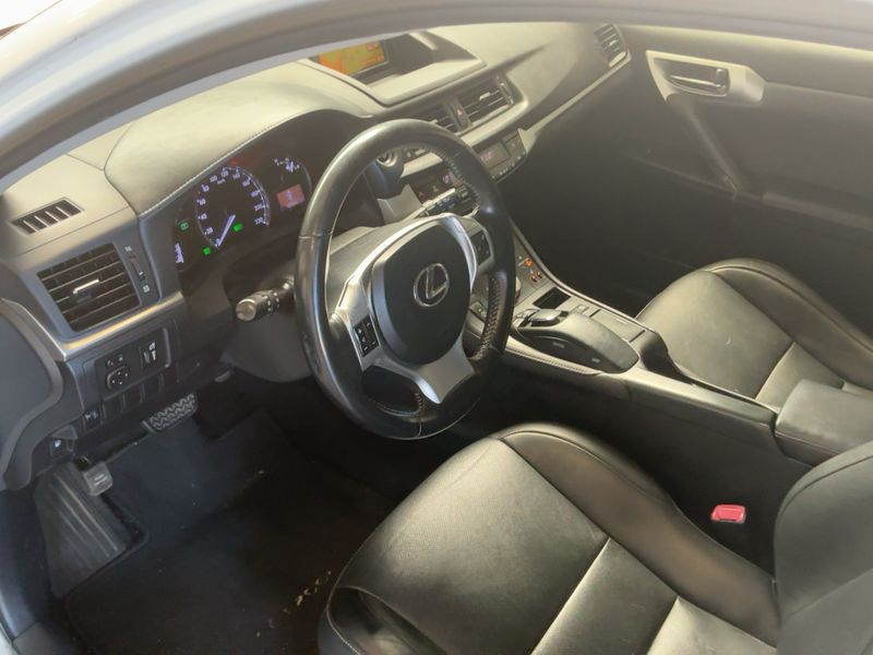 Lexus CT-Serie CT 200h Sensation — zdjęcie 12