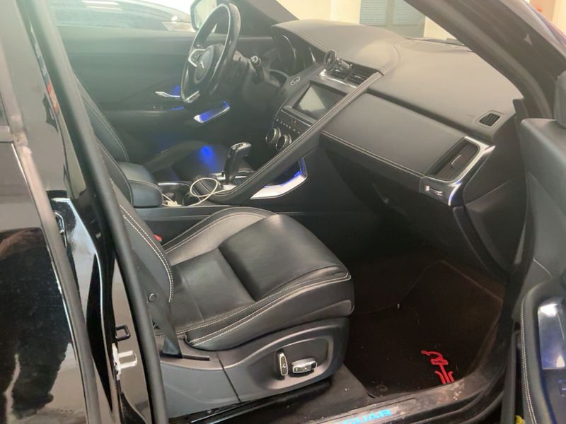Jaguar E-Pace D150 R-Dynamic S AWD — zdjęcie 11