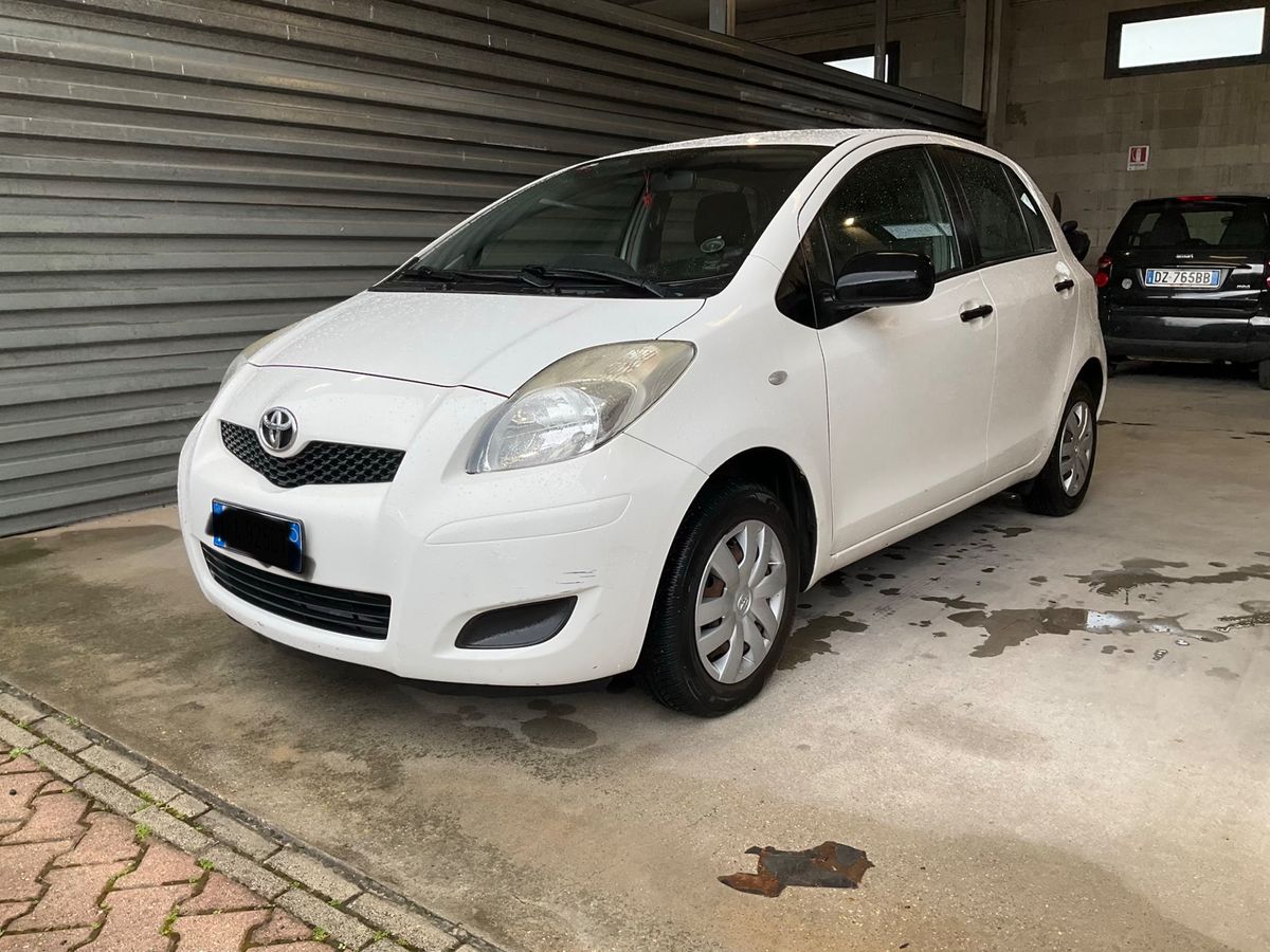Toyota Yaris 2011