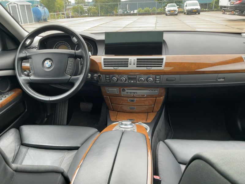 BMW 7er 740i — zdjęcie 12