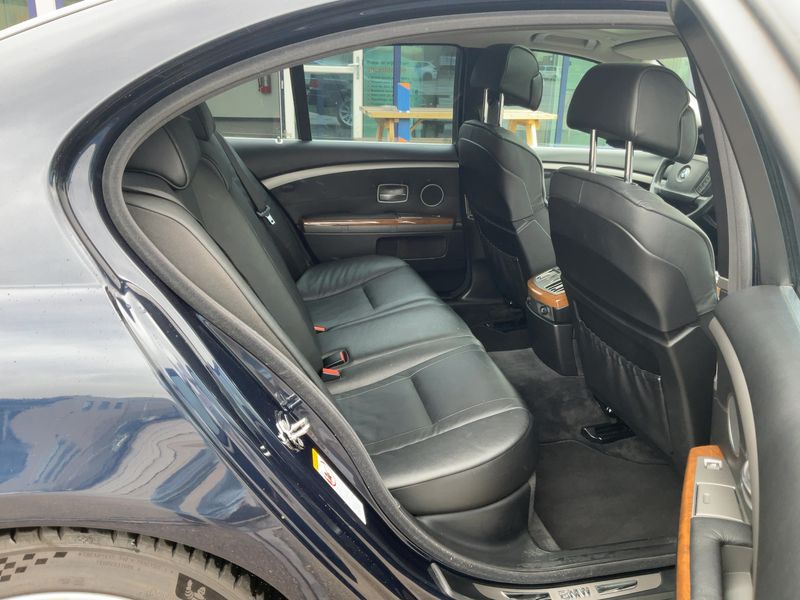 BMW 7er 740i — zdjęcie 14