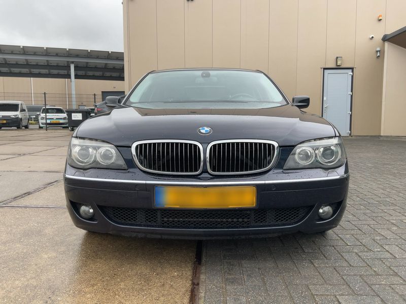 BMW 7er 740i — zdjęcie 9