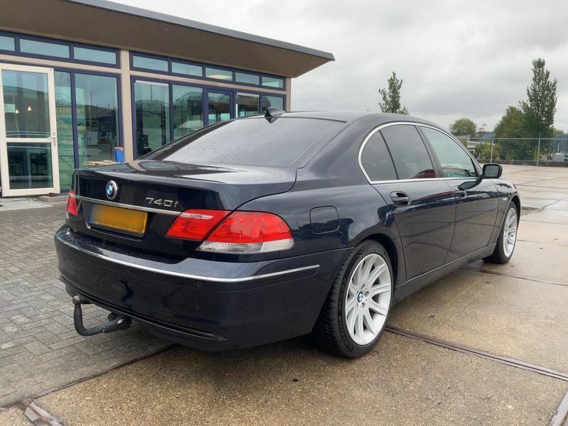 BMW 7er 740i — zdjęcie 6