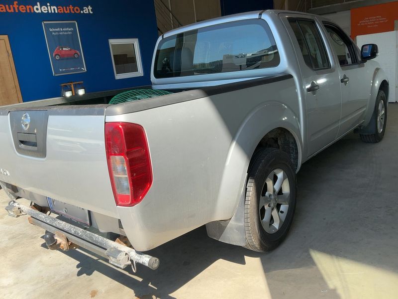Nissan Navara Pick-up 2.5 dCi Double Cab XE 4x4 — zdjęcie 6