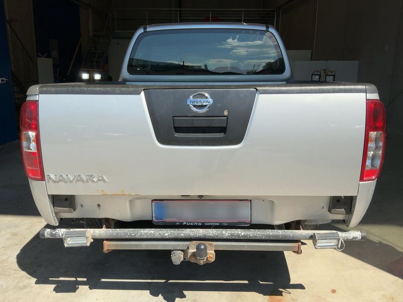 Nissan Navara Pick-up 2.5 dCi Double Cab XE 4x4 — zdjęcie 5