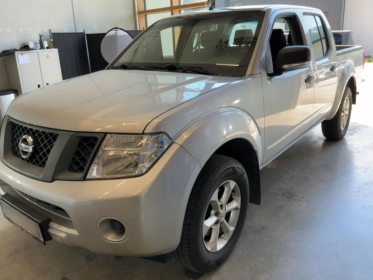 Nissan Navara Pick-up 2.5 dCi Double Cab XE 4x4