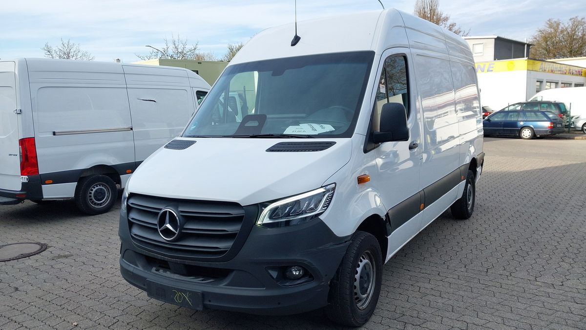 Mercedes-Benz Sprinter 2024 — photo 1