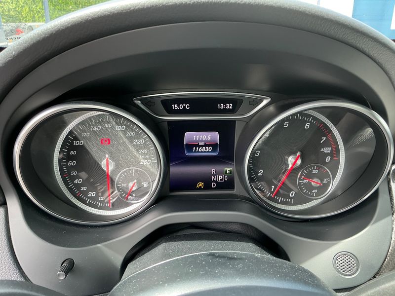 Mercedes-Benz CLA-Klasse CLA 200 AMG Line — zdjęcie 13