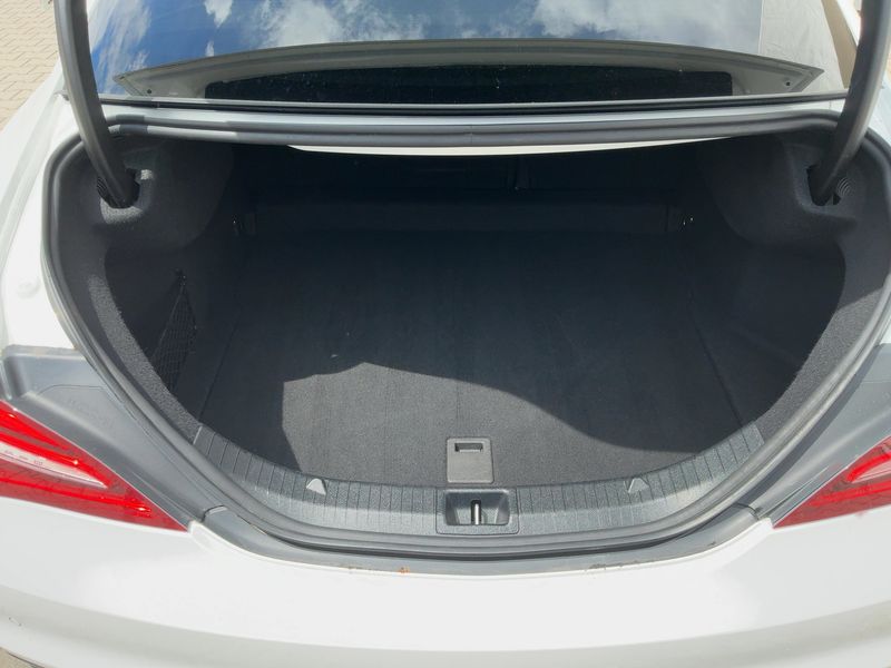 Mercedes-Benz CLA-Klasse CLA 200 AMG Line — zdjęcie 10