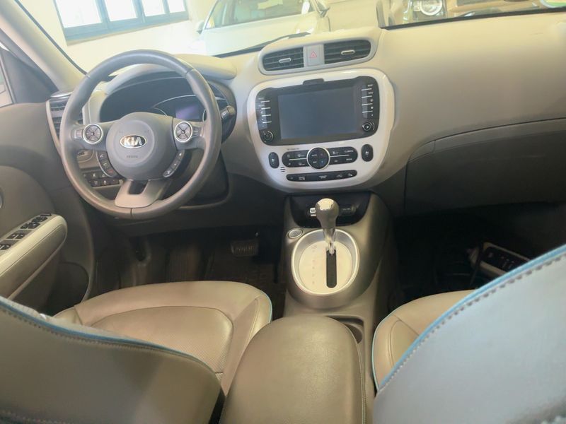 Kia Soul electric drive 81 kW EV — zdjęcie 12