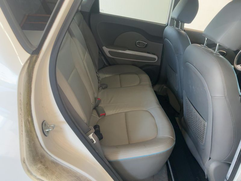Kia Soul electric drive 81 kW EV — zdjęcie 14