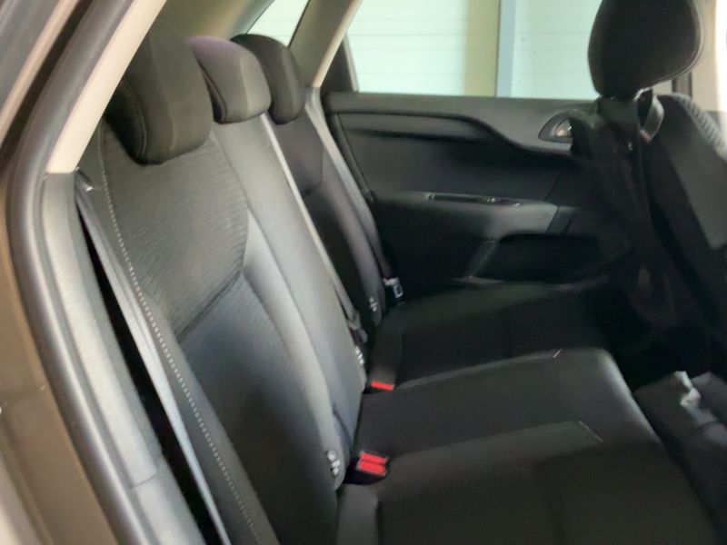 Citroen C4 1.6 Blue-HDi Millenium Business — zdjęcie 14