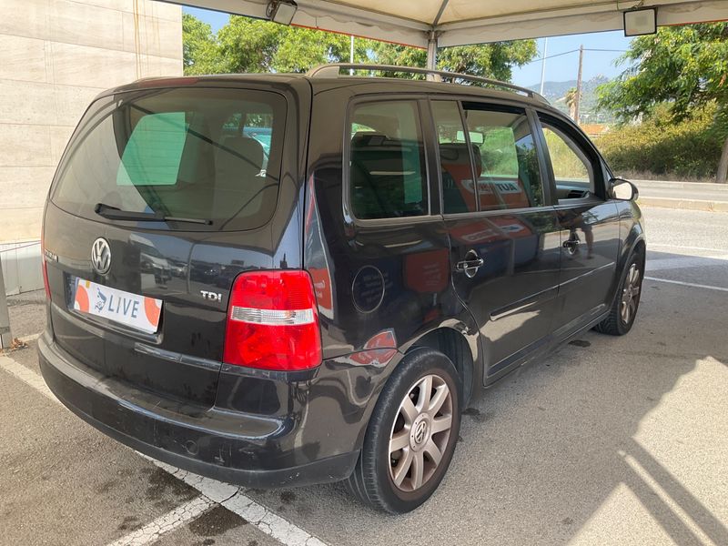 Volkswagen Touran 1.9 TDI Trendline 2005 – снимка 2