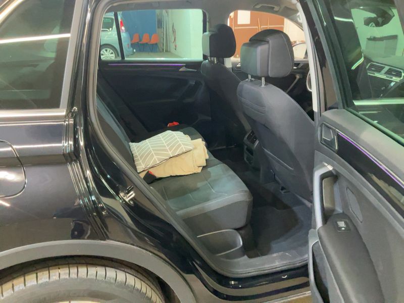 Volkswagen Tiguan 1.4 eHybrid Elegance — zdjęcie 14
