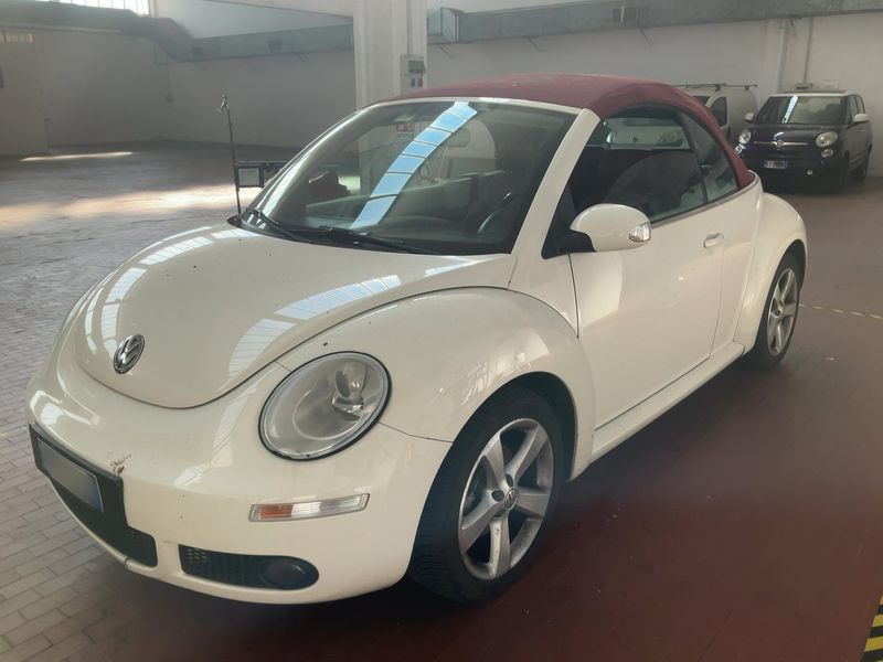 Volkswagen New Beetle 1.9 TDI Red Edition — zdjęcie 2