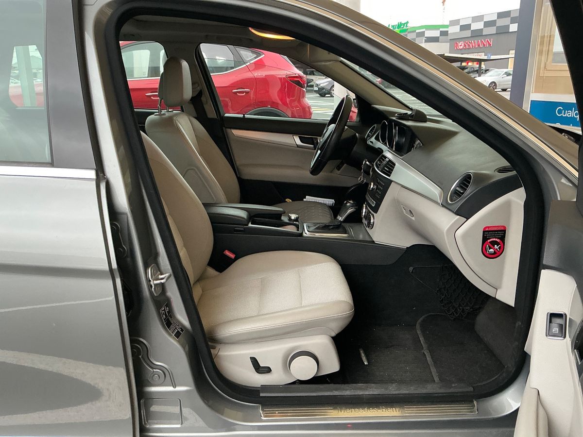Mercedes-Benz C-Klasse 2012 — photo 17
