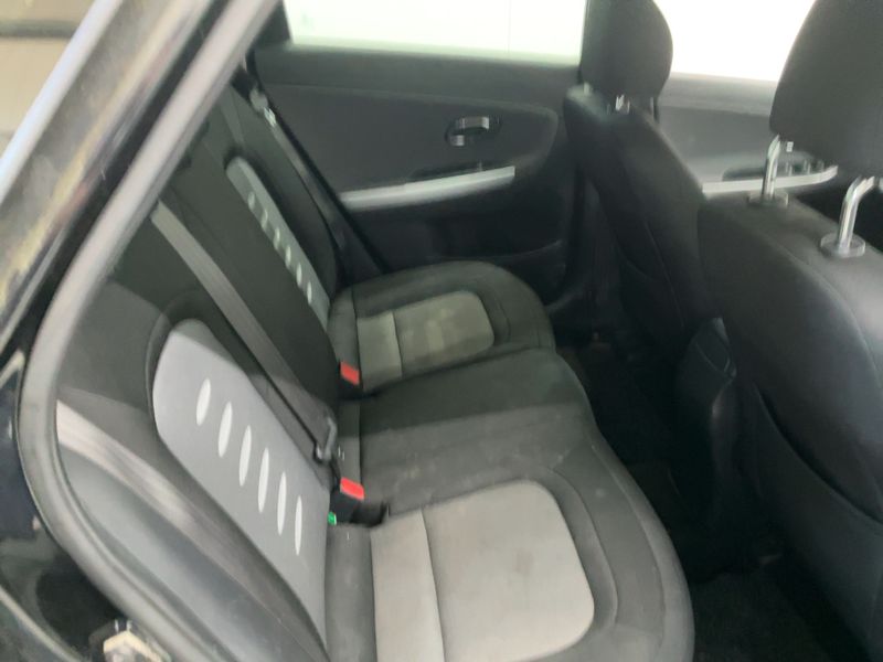 Kia cee'd 1.4 FIFA World Cup Edition — zdjęcie 14