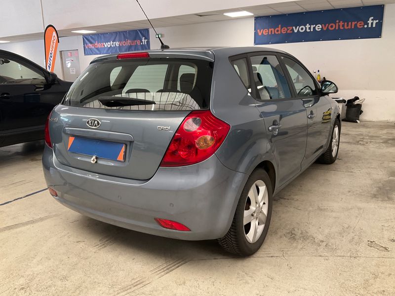 Kia cee'd 1.6 CRDi Active 2010 – снимка 2