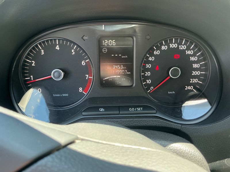 Volkswagen Polo 1.4 MPI Advance — zdjęcie 13