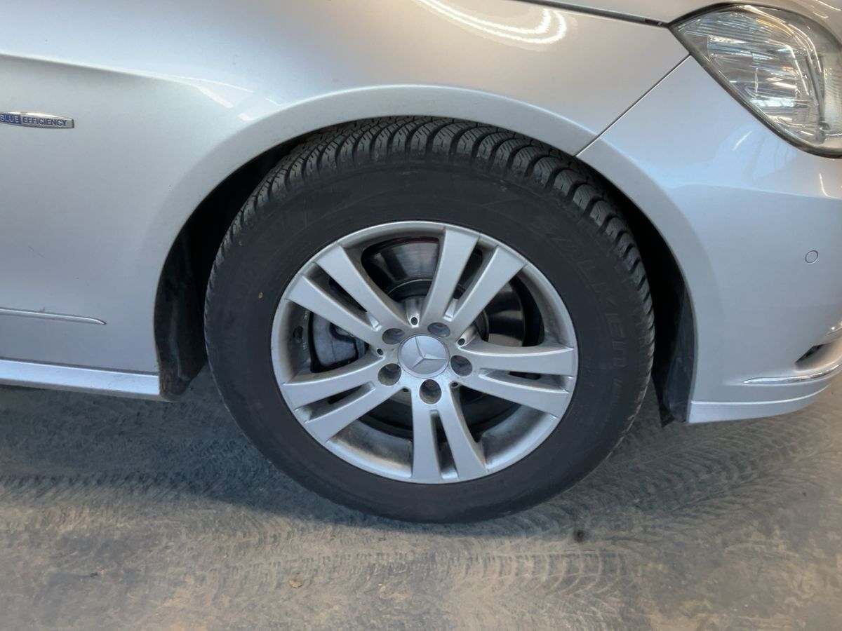 Mercedes-Benz E-Klasse 2012 — photo 12