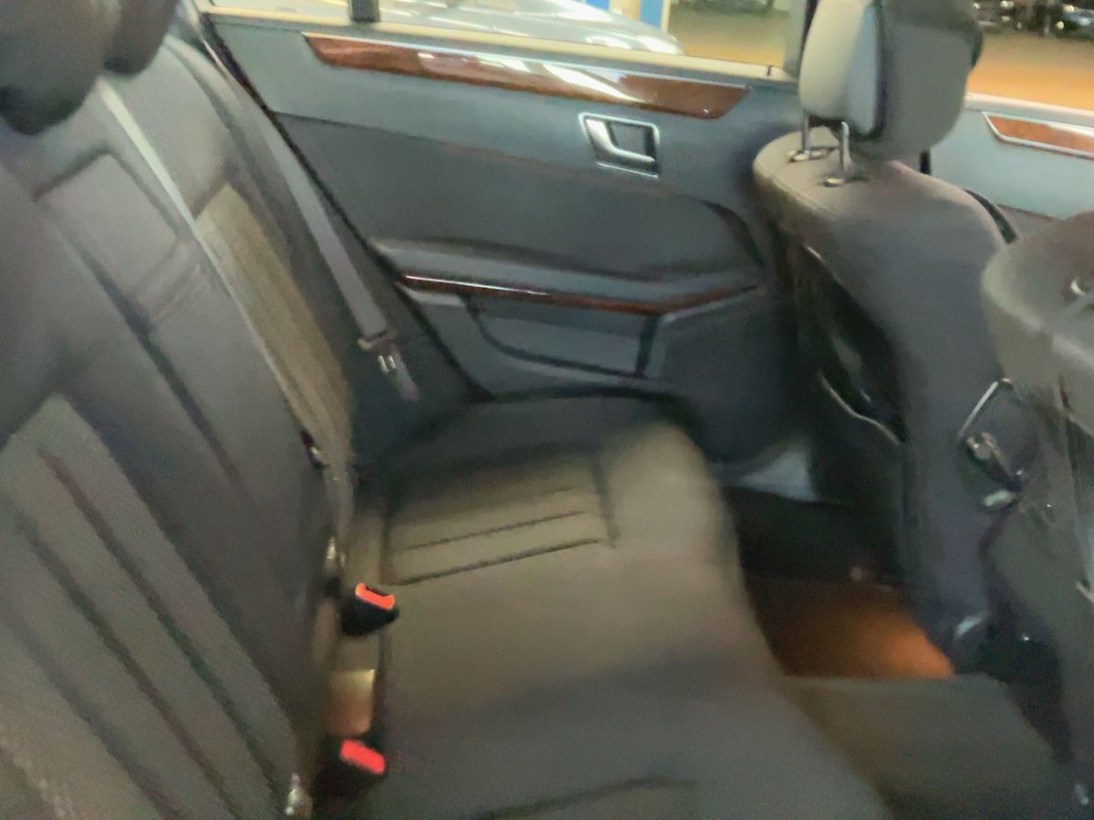 Mercedes-Benz E-Klasse 2012 — photo 20