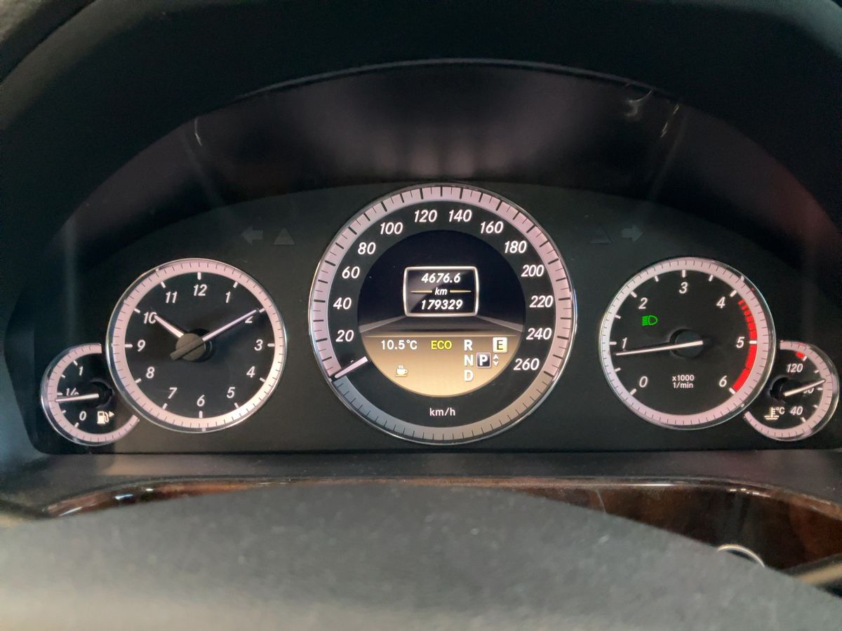 Mercedes-Benz E-Klasse 2012 — photo 19