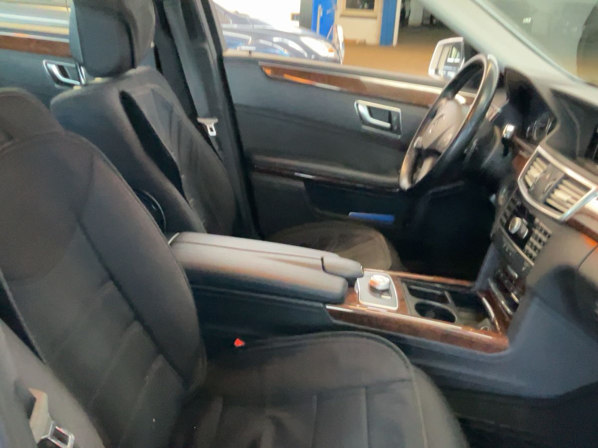Mercedes-Benz E-Klasse 2012 — photo 17