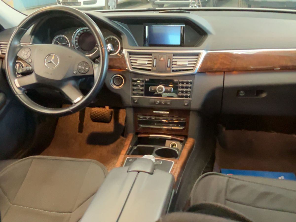Mercedes-Benz E-Klasse 2012 — photo 18