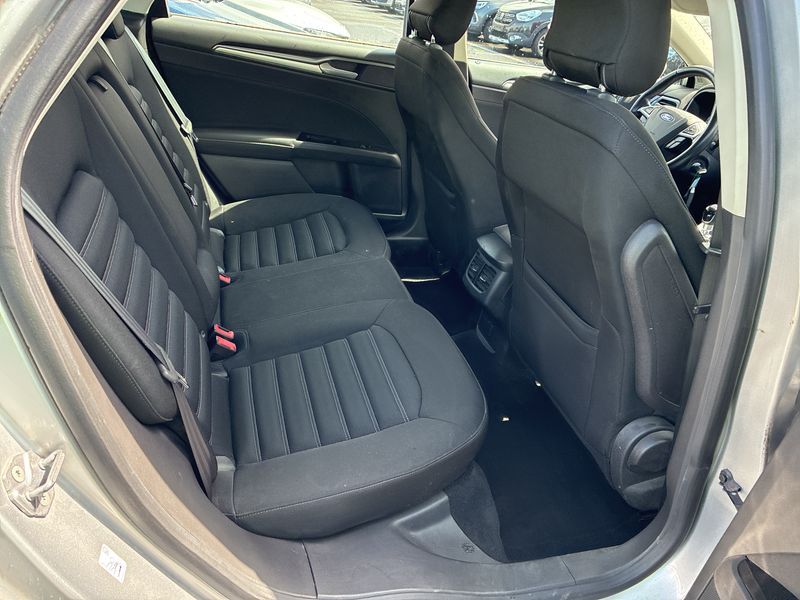 Ford Mondeo 1.6 TDCi Trend — zdjęcie 14