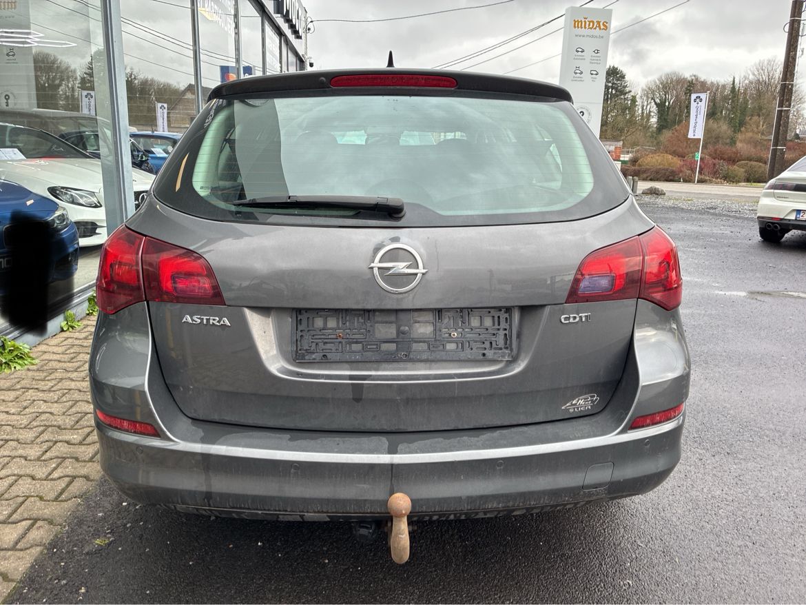 Opel Astra 2012 — photo 5
