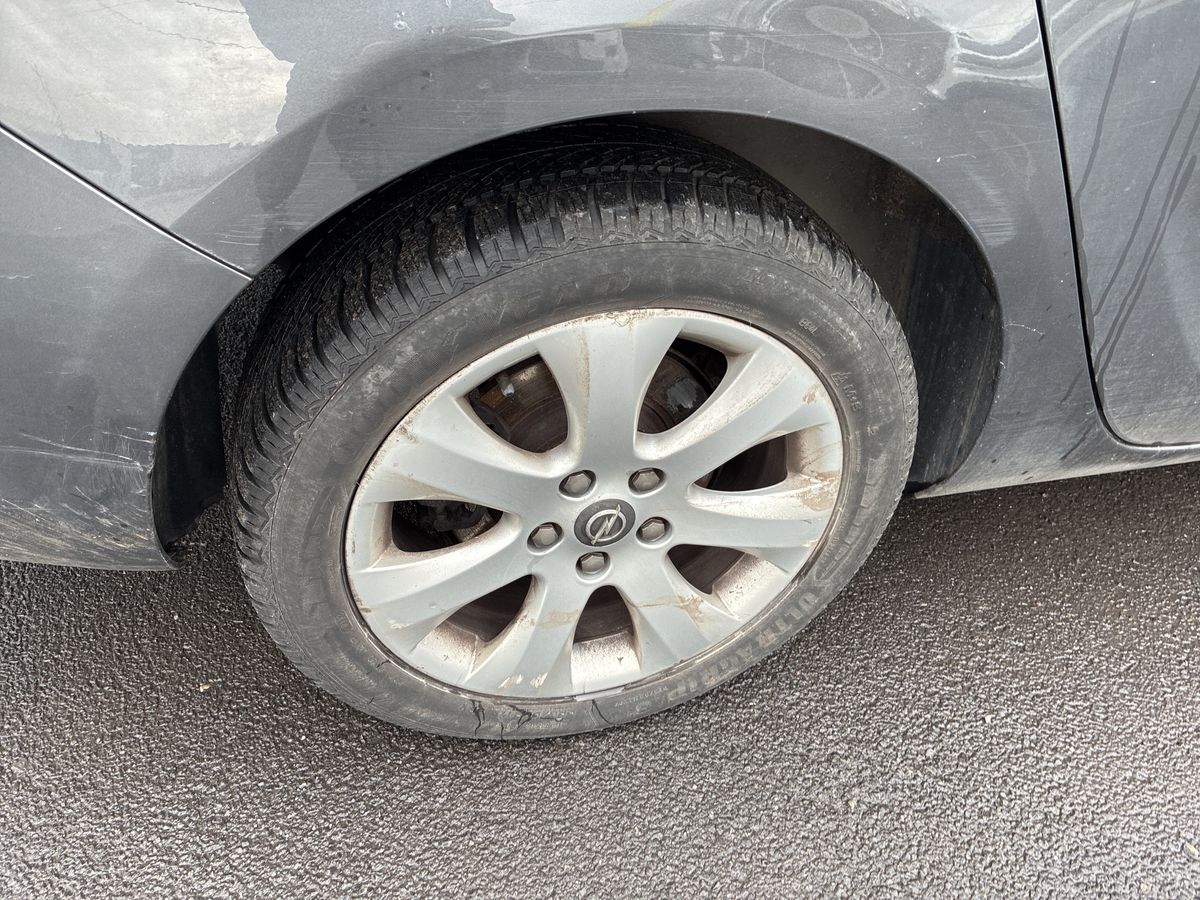 Opel Astra 2012 — photo 29