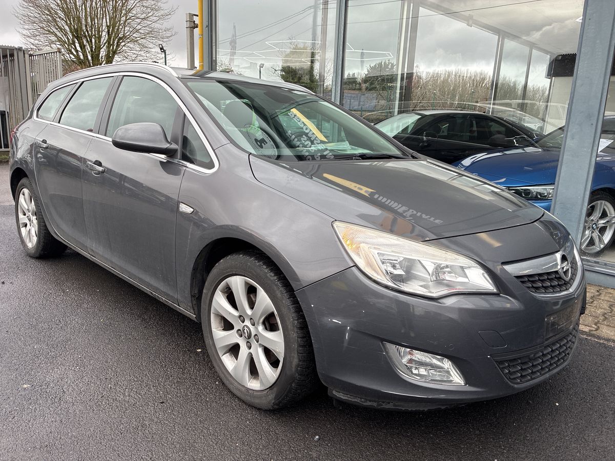 Opel Astra 2012 — photo 7
