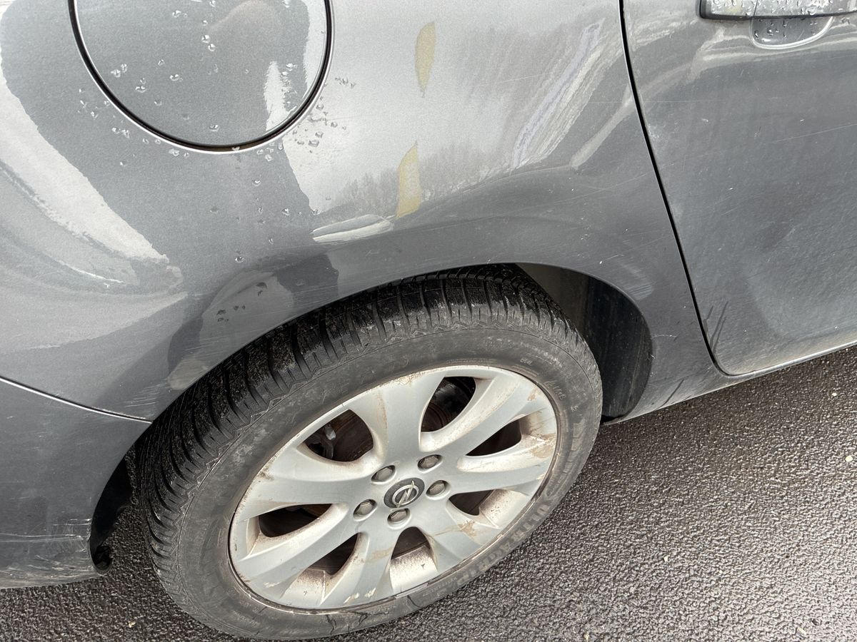 Opel Astra 2012 — photo 24