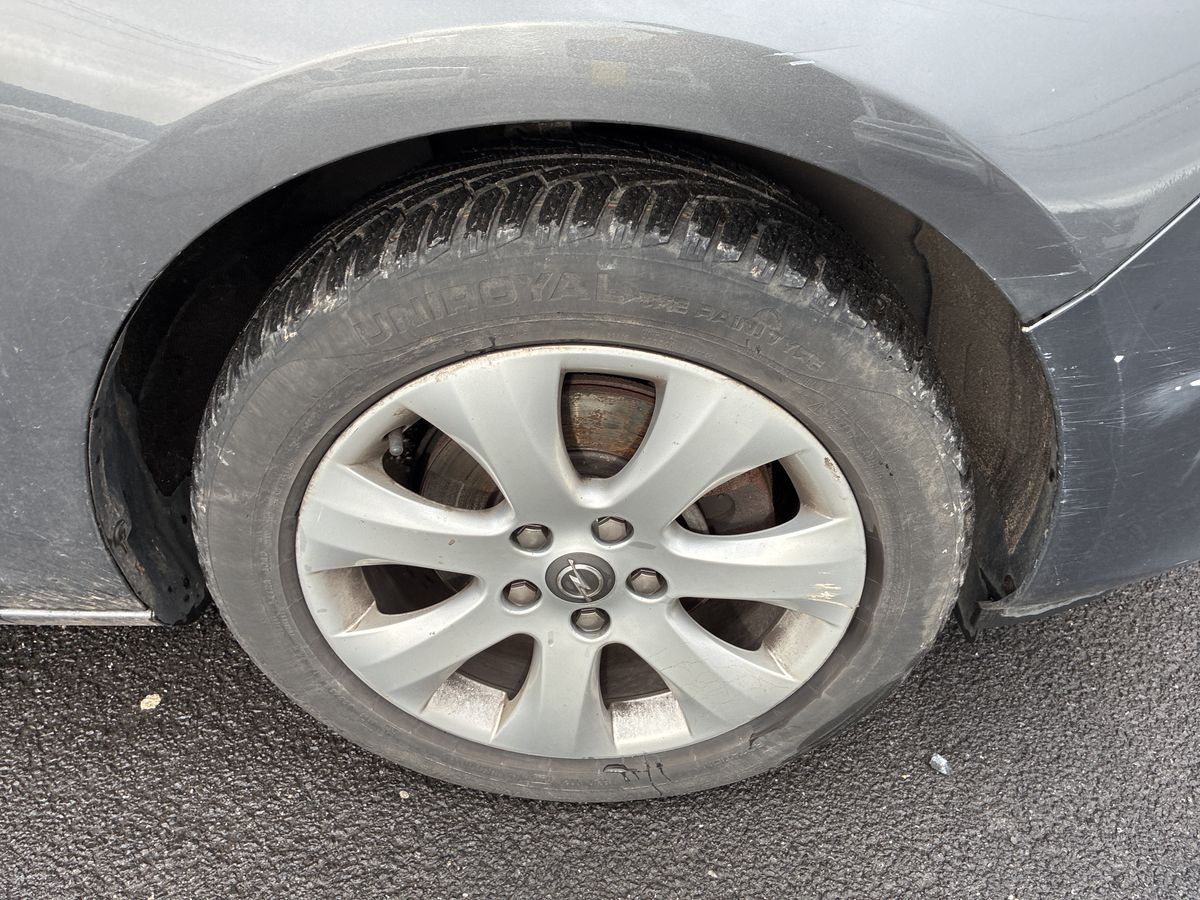 Opel Astra 2012 — photo 25