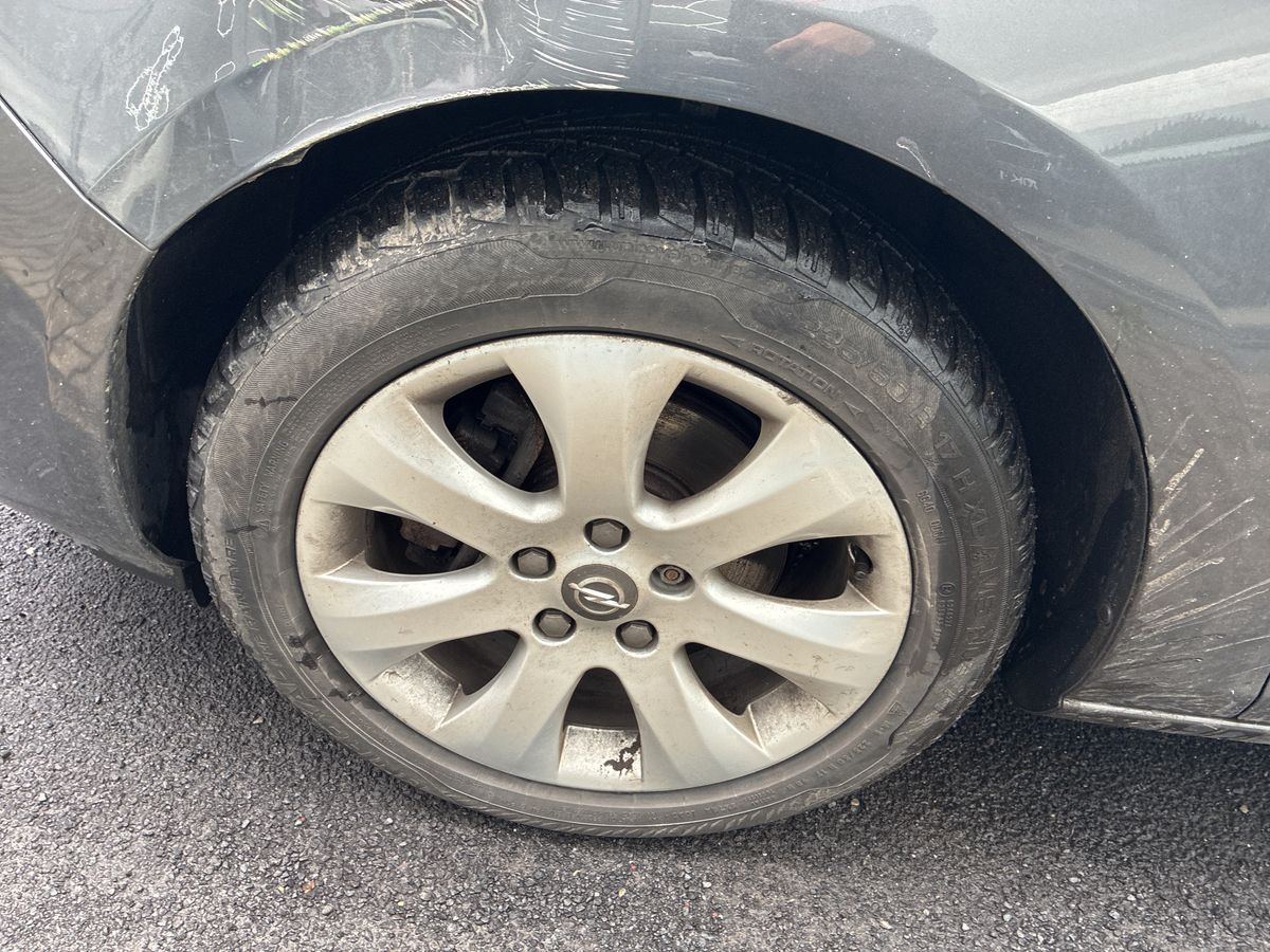 Opel Astra 2012 — photo 32