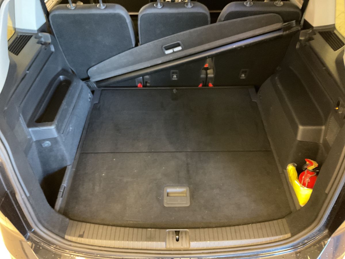 Volkswagen Touran 2020 — photo 40