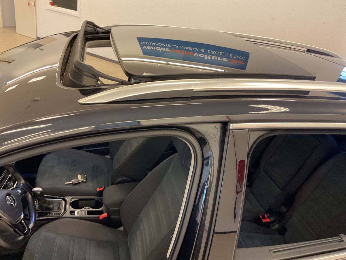 Volkswagen Touran 2020 — photo 28
