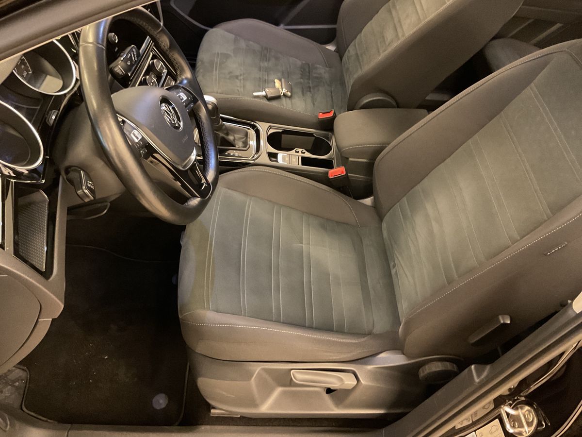 Volkswagen Touran 2020 — photo 42