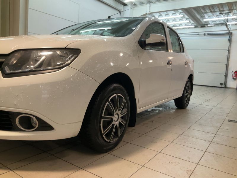 Dacia Logan 1.2 Ambiance — zdjęcie 2