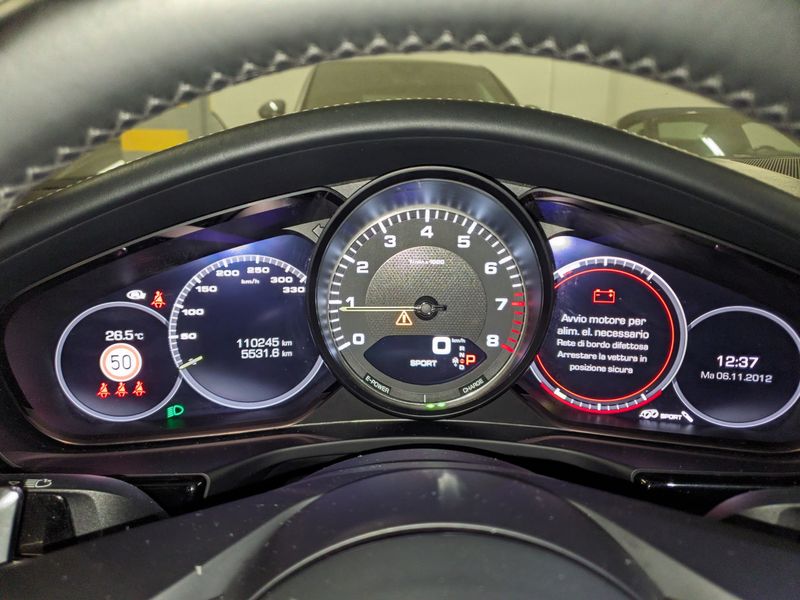 Porsche Panamera Sport Turismo 4S E-Hybrid — zdjęcie 12