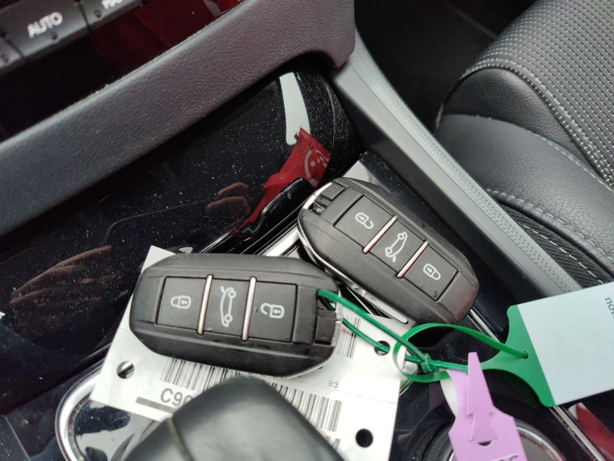 Peugeot 508 2013 — photo 20