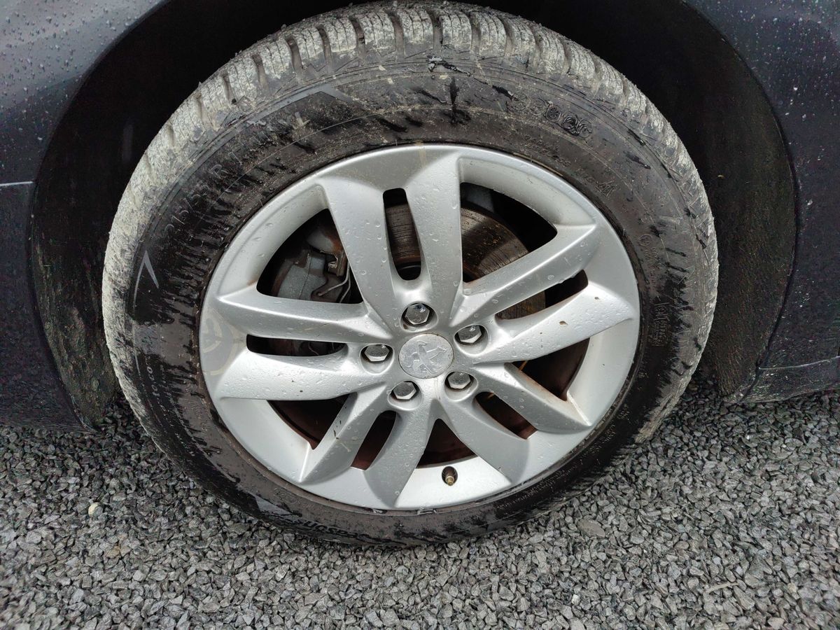 Peugeot 508 2013 — photo 28