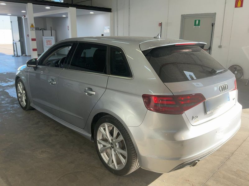 Audi A3 Sportback 1.6 TDI Admired — zdjęcie 3