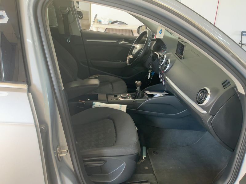 Audi A3 Sportback 1.6 TDI Admired — zdjęcie 11