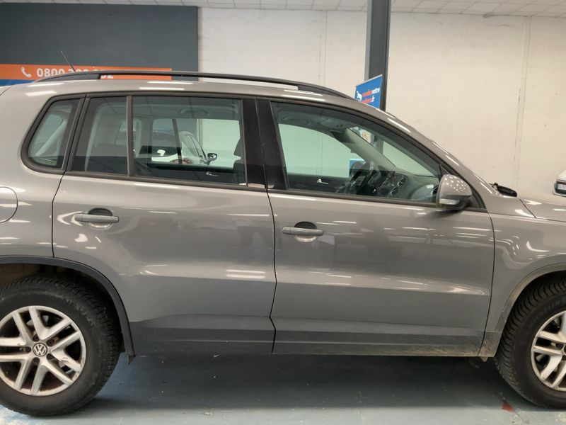 Volkswagen Tiguan 2.0 TDI BlueMotion Tech 2011 – снимка 10