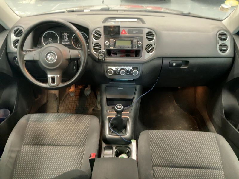 Volkswagen Tiguan 2.0 TDI BlueMotion Tech 2011 – снимка 17