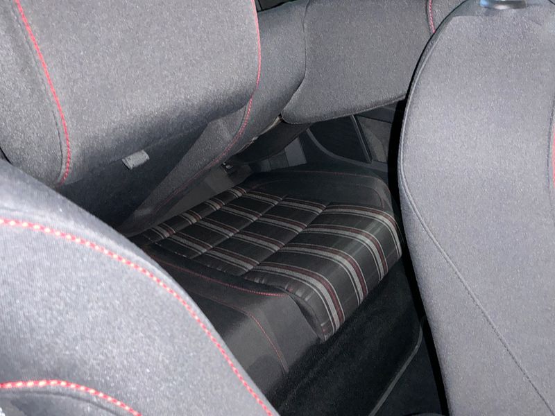 Volkswagen Golf VI 2.0 TSI GTI 2009 – снимка 36