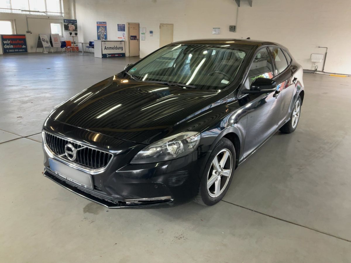 Volvo V40 2016 — photo 1